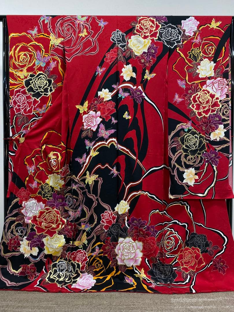 振袖 仮絵羽 刺繍 金彩 紋意匠 正絹 未仕立て品 八掛付き