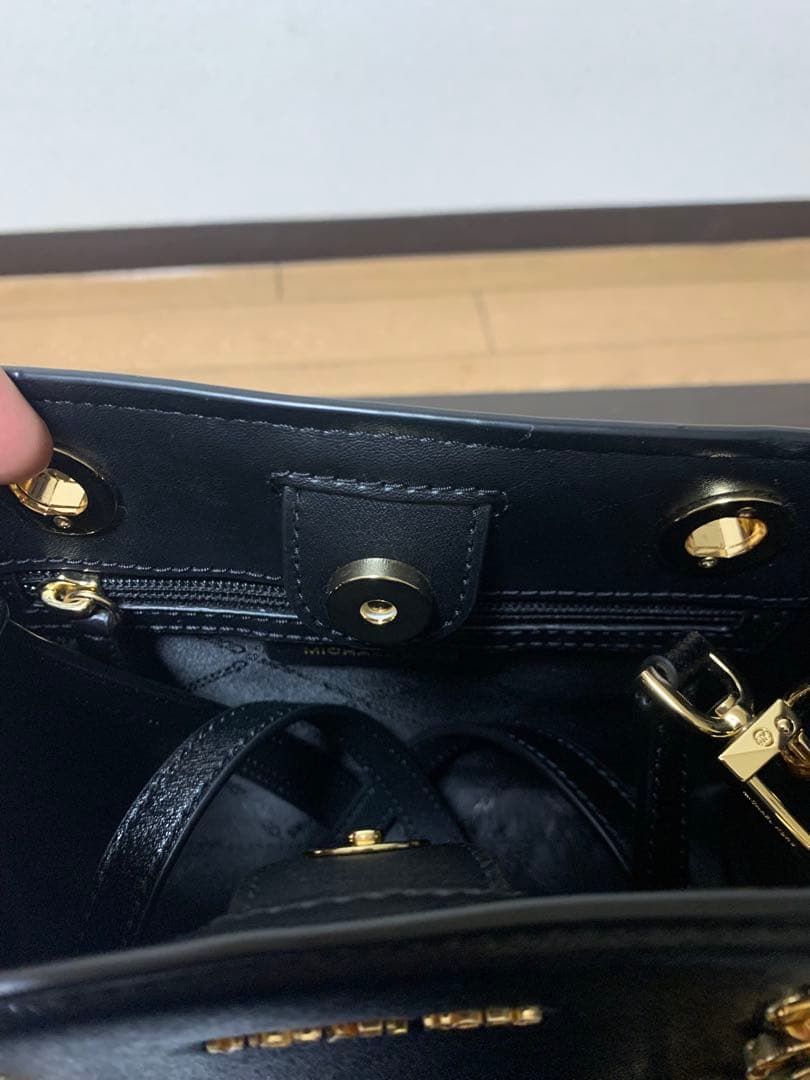 マイケルコース CYNTHIA レザー サッチェル スモール 黒