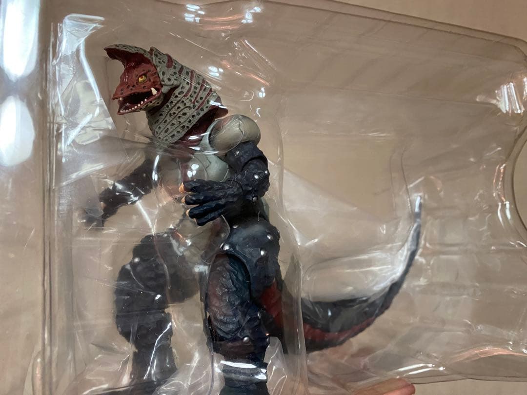 S.H.Figuarts フィギュアーツ　ティガ パワータイプ　ゴルザつき