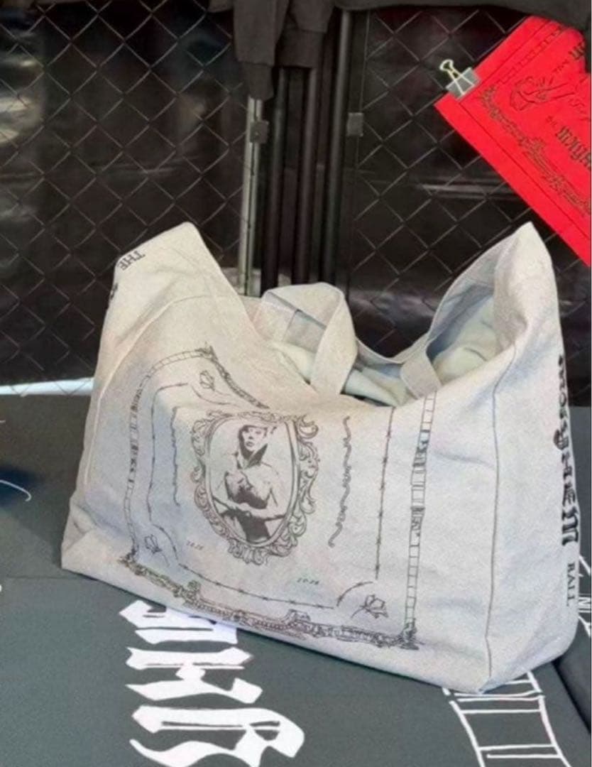 LADYGAGA 会場限定：OPERA HAUS TOTE（GRAY）人気 - メルカリ