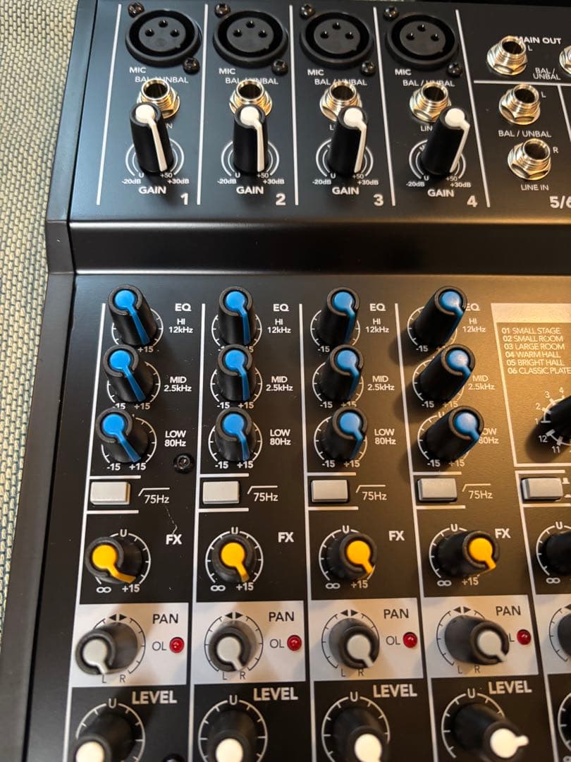 MACKIE マッキー MIX12FX アナログミキサー