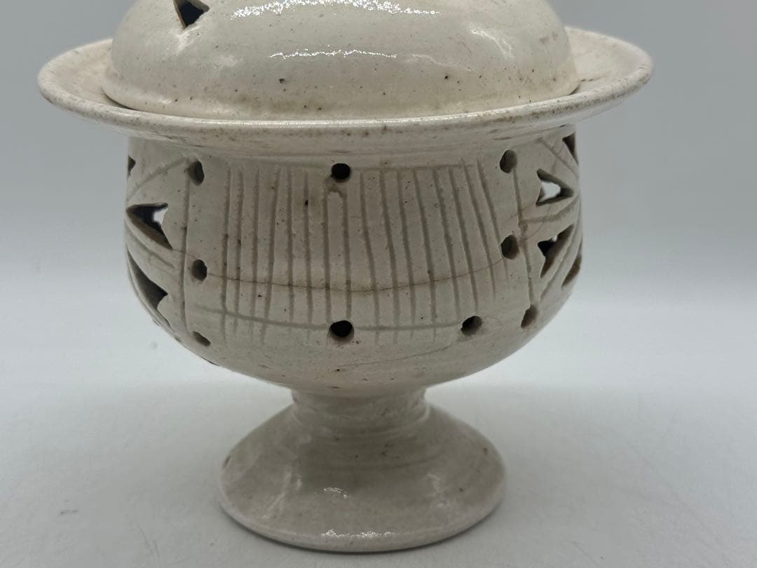 李朝　白磁　透かし彫香炉　アンティーク　送料込み251224