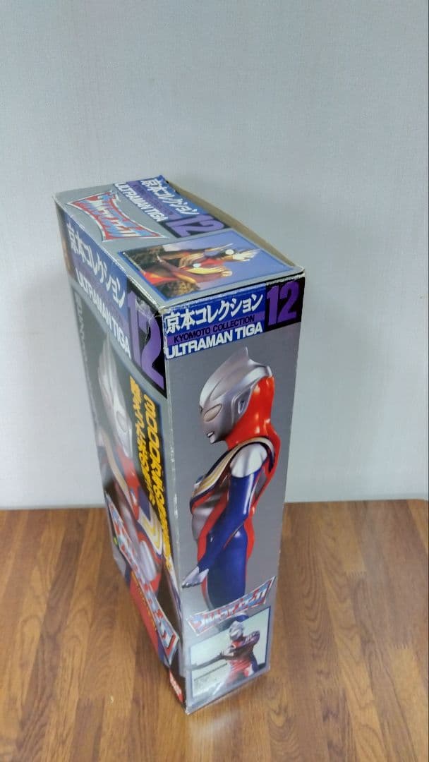 【極上美品】京本コレクション　ウルトラマンティガ　変形劣化なし自立