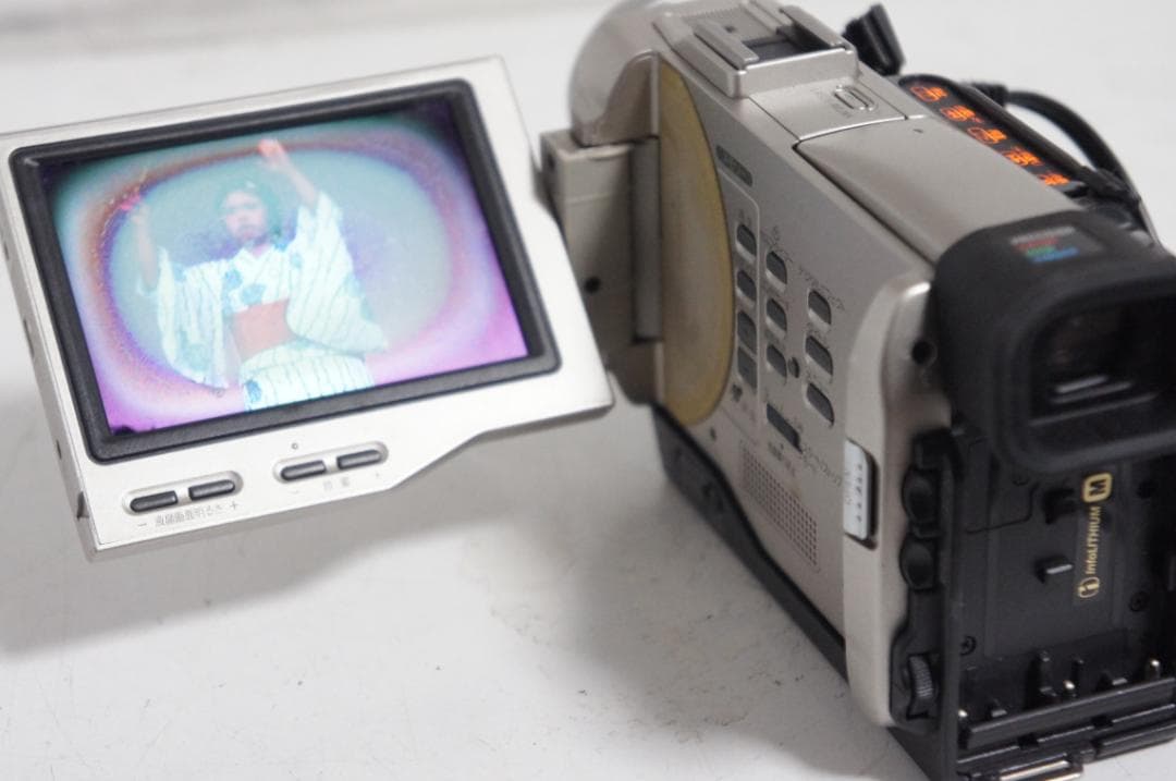 動作品★SONY　DCR TRV10 MiniDv ビデオカメラ 1226