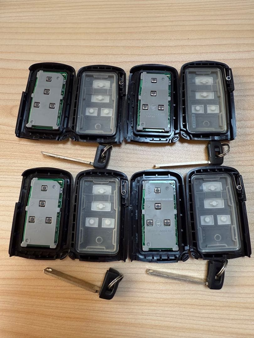 トヨタ純正 アルファードスマートキー (4つボタン) 4個 送料込み