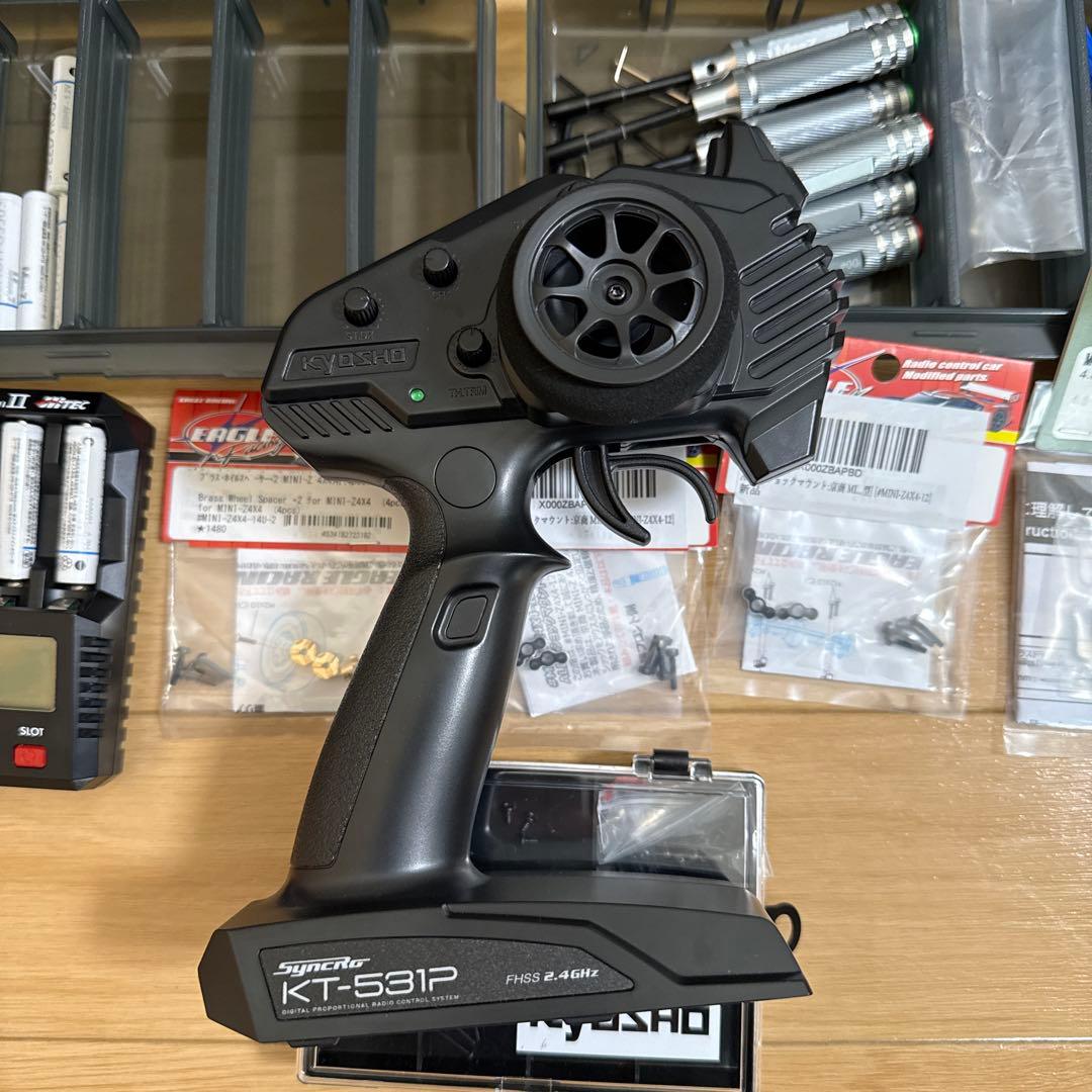 ミニッツ4×4 DEFENDER ルーフラック付き