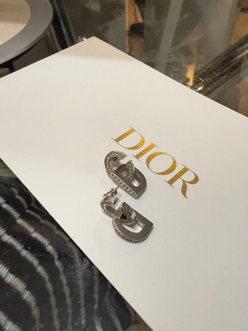 K18WG YG PG 両端ダイヤ入り 釘モチーフピアス 18金