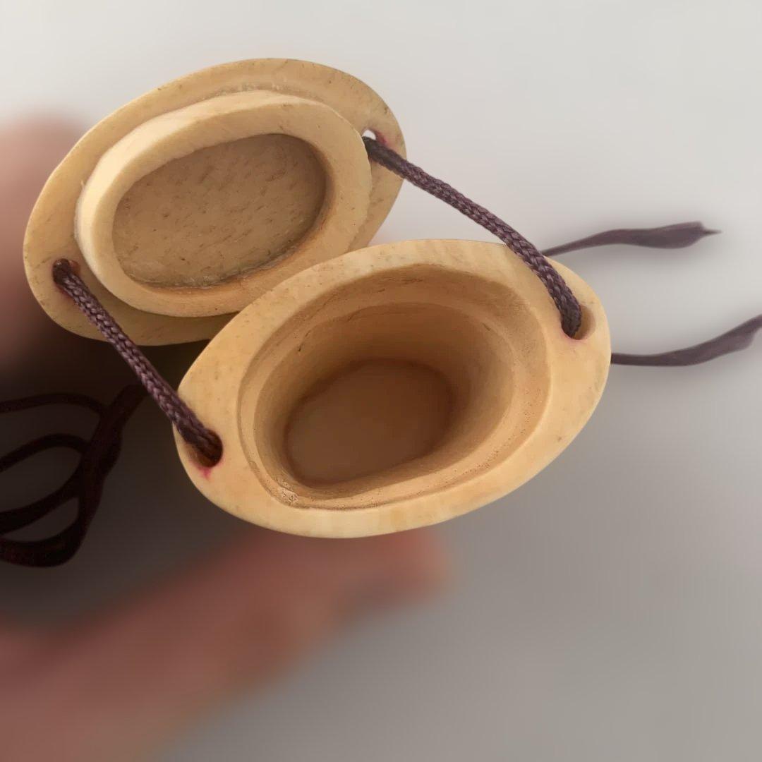 ウサギ彫刻印籠 縦6, 横4cm