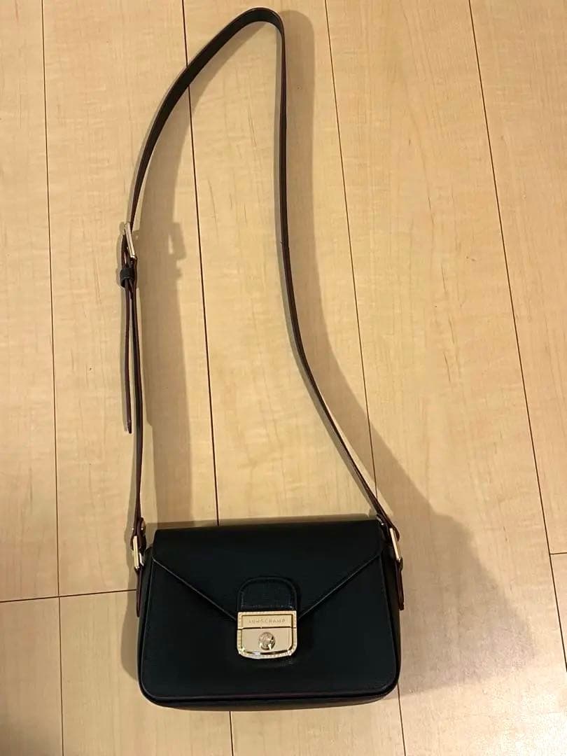 ロンシャン　ショルダーバッグ　メッセンジャー　黒