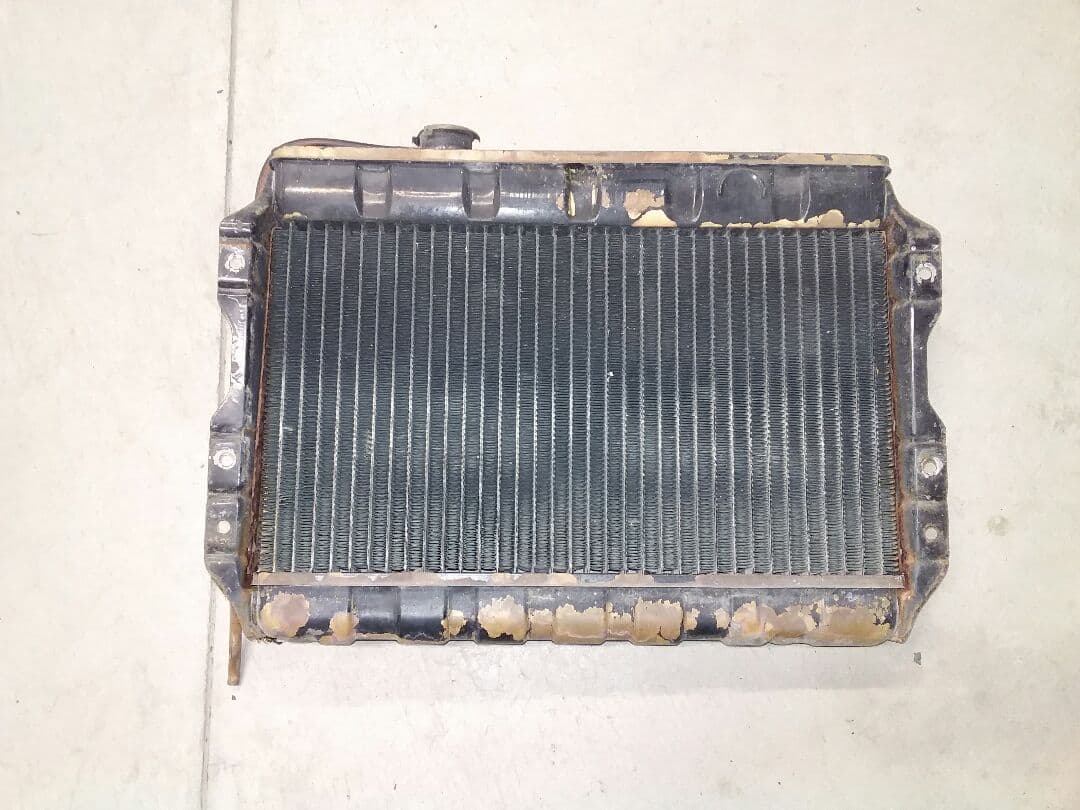 本物 510SSSブルーバードラジエター純正