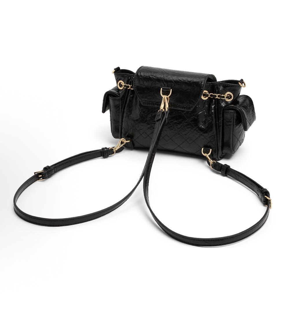 新品未開封CHARLES&KEITHDuoドゥオツーウェイフロントフラップバック