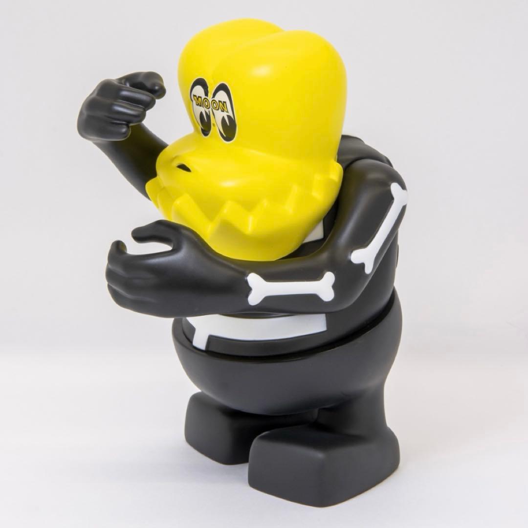 【MOONEYES ✖︎ BOUNTYHUNTER】 SKULL KUN