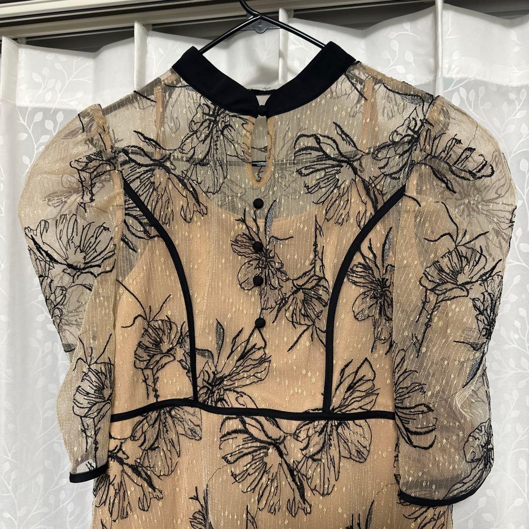 【美品JEJA】パイピングハイネック花柄ラメレースワンピースドレス