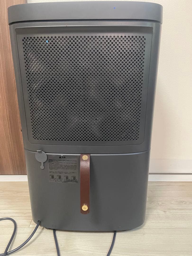 1台2役！Electrolux 除湿機＋空気清浄 2.0L/日 パワフル吸引 - 除湿機