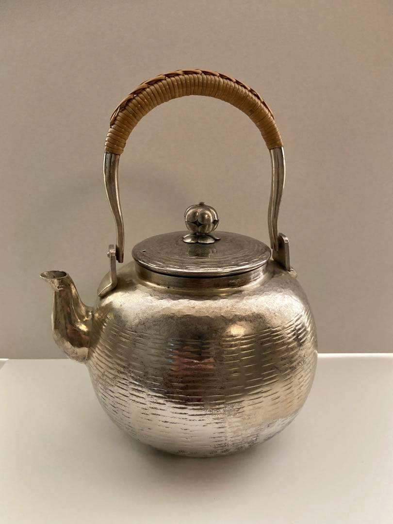 ウ302 急須『秀峯堂造 秀峯堂 いぶし銀 水注 急須 鉄瓶 燻銀