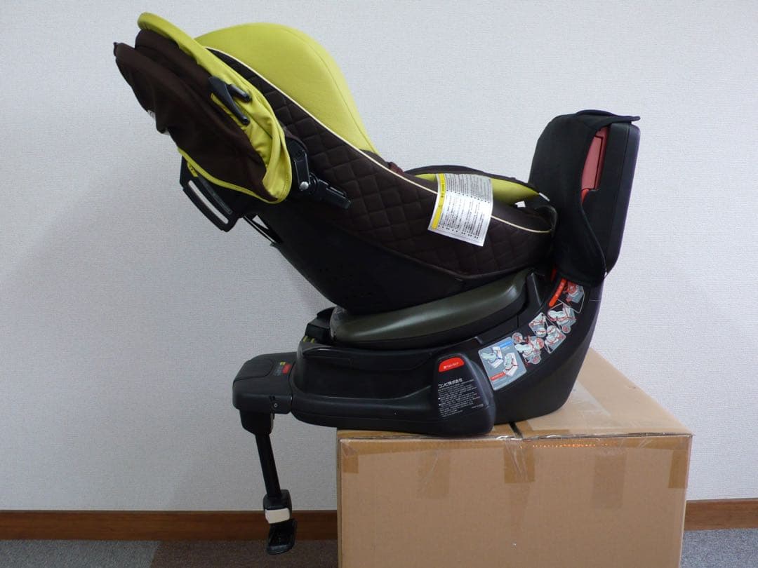 Combi チャイルドシート ブラウン/ライムグリーン