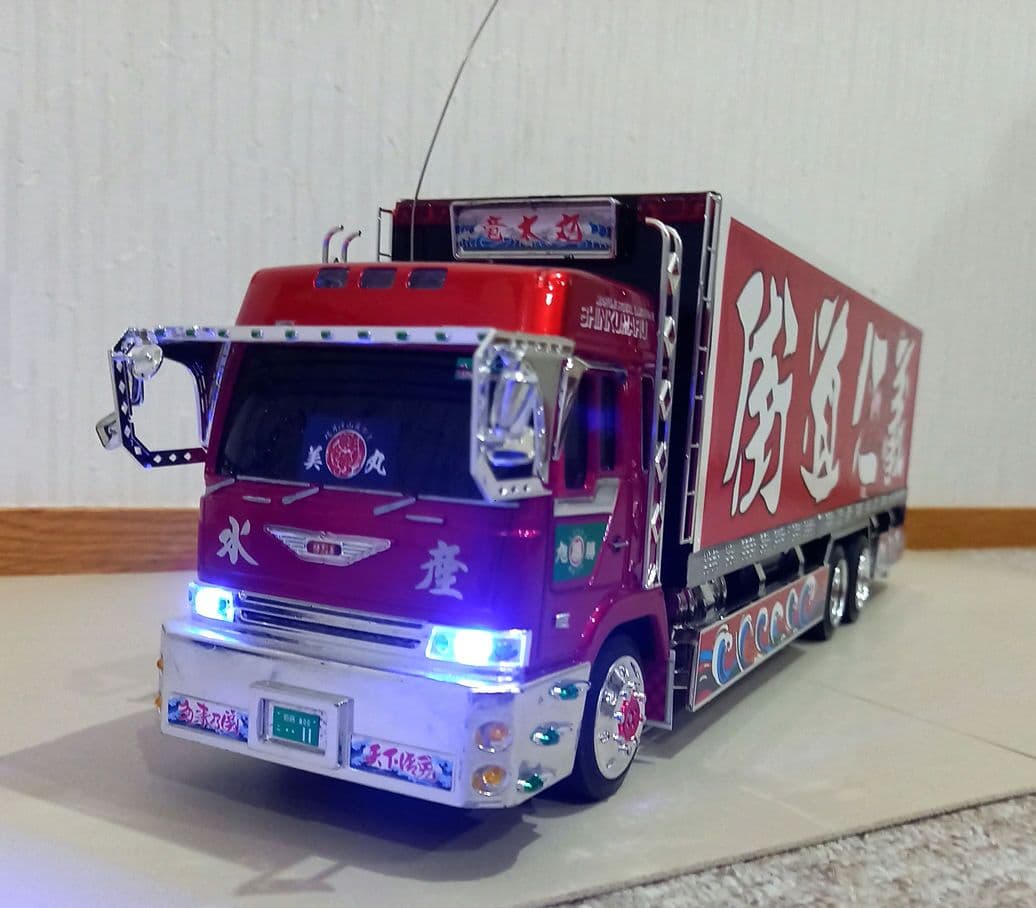 デコトララジコン