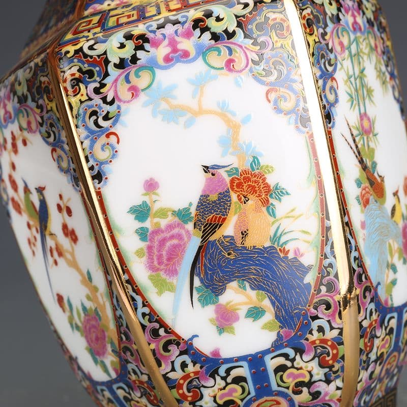 乾隆琺瑯彩六方瓶 景徳鎮 陶磁器 装飾品 現代工芸品 美術品 置物