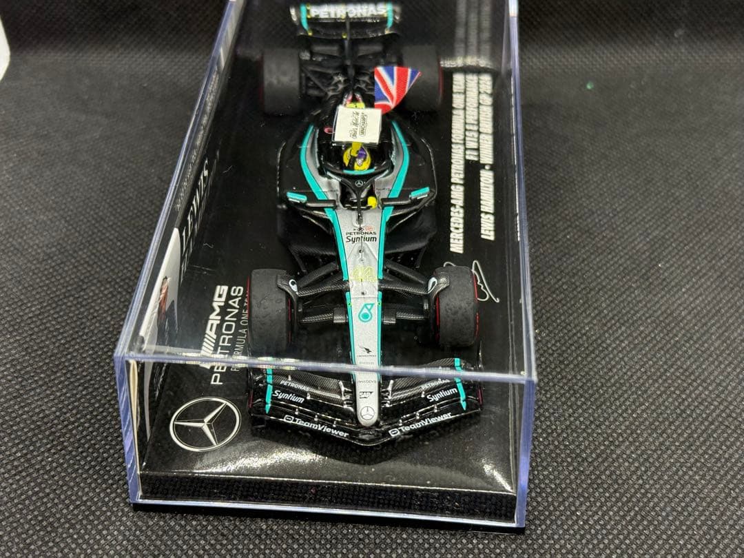 ミニチャンプス 1/43 メルセデスF1 W15 L.ハミルトン イギリスGP