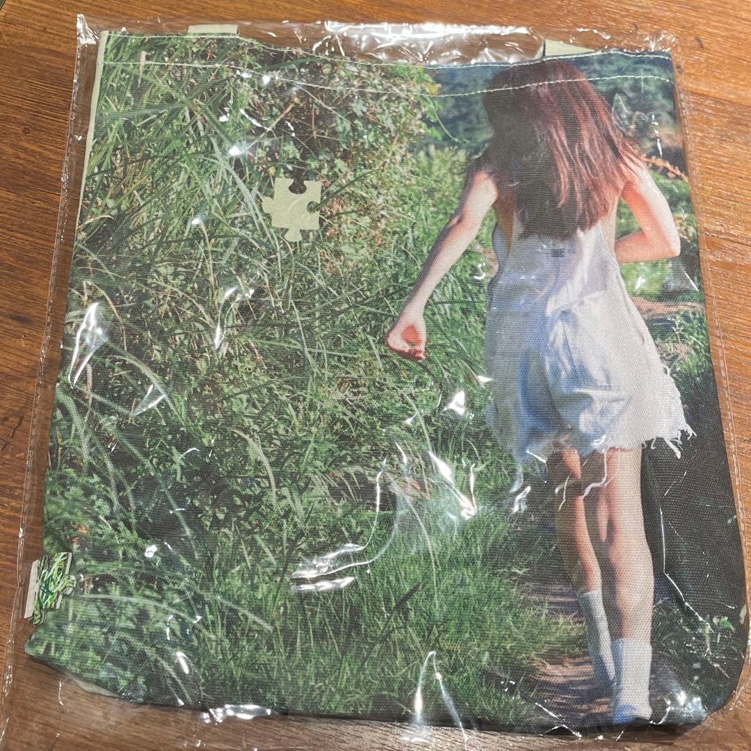 JENNIE 写真展 トートバッグ グリーン ジェニ BLACKPINK A - メルカリ