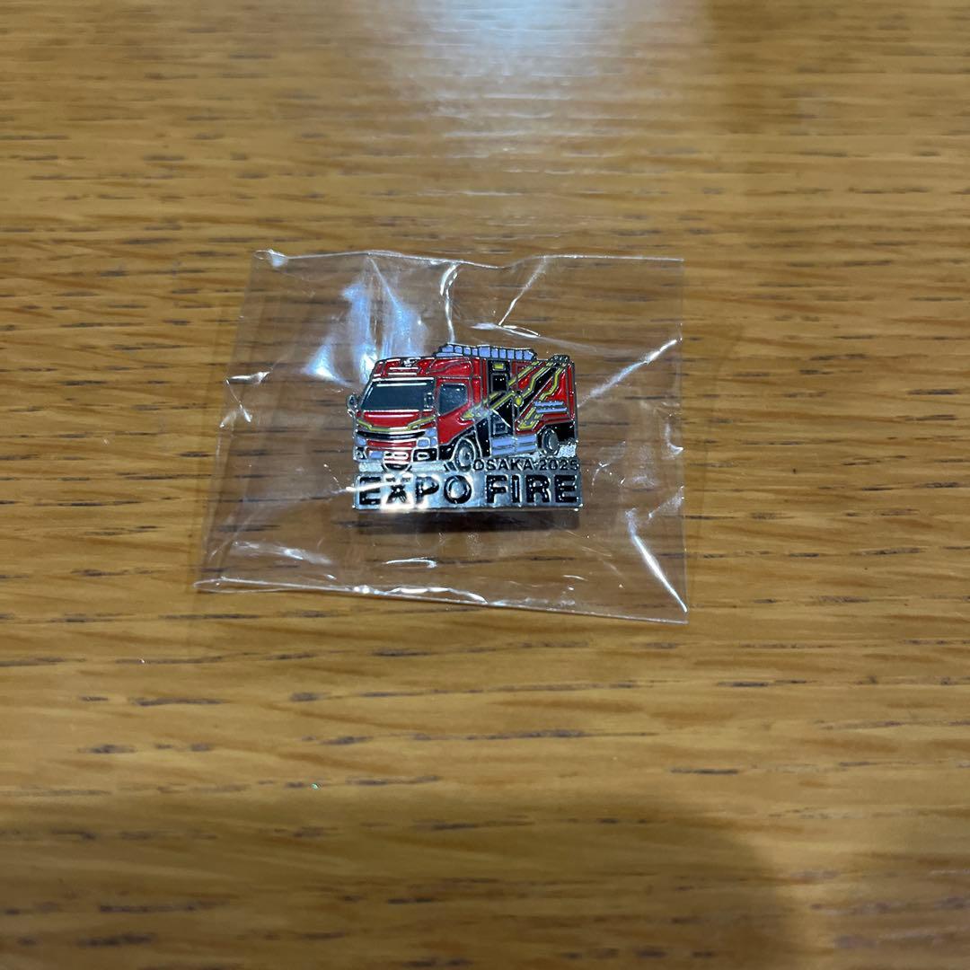EXPO FIRE 消防車ピンバッジ - ピンズ・ピンバッジ・缶バッジ安い