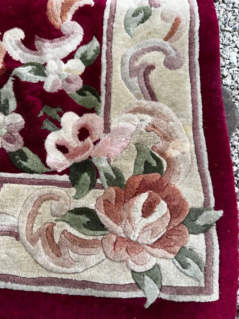 緞通段通絨毯肉厚花柄房あり厚さ2cm 綺麗なワインレッド