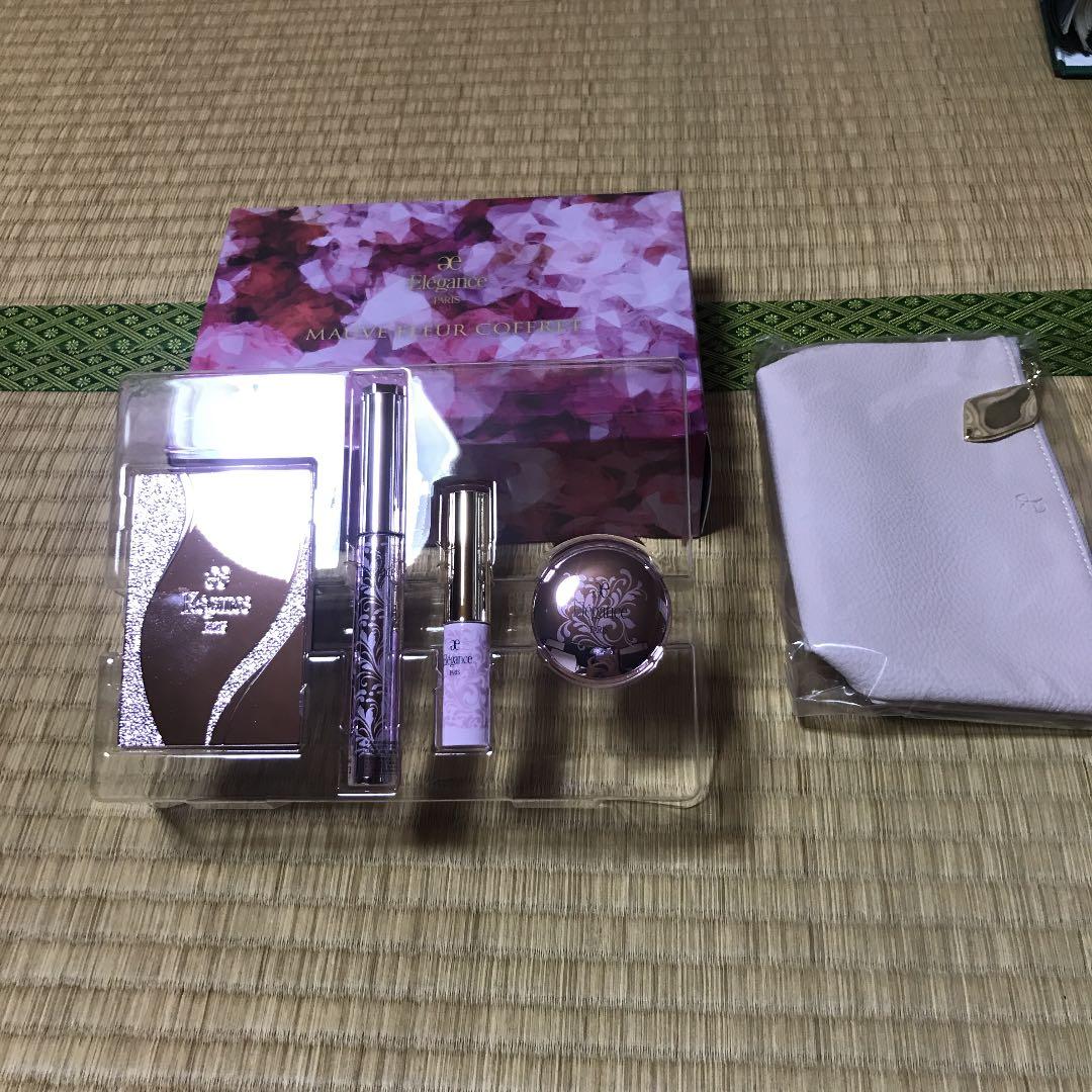 使用済み切手を収集帳に貼り初日印を押印 日本 と中国使用済切手収集帳