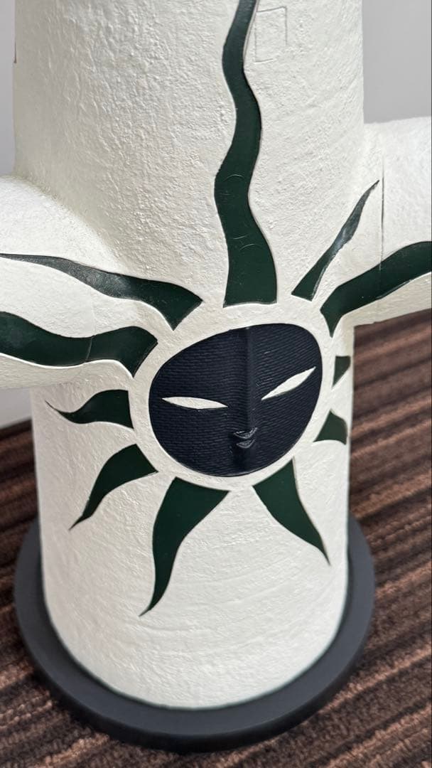 太陽の塔1/144スケール、塗装済完成モデル、岡本太郎、海洋堂フィギュア、箱付き