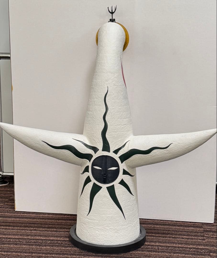 太陽の塔1/144スケール、塗装済完成モデル、岡本太郎、海洋堂フィギュア、箱付き