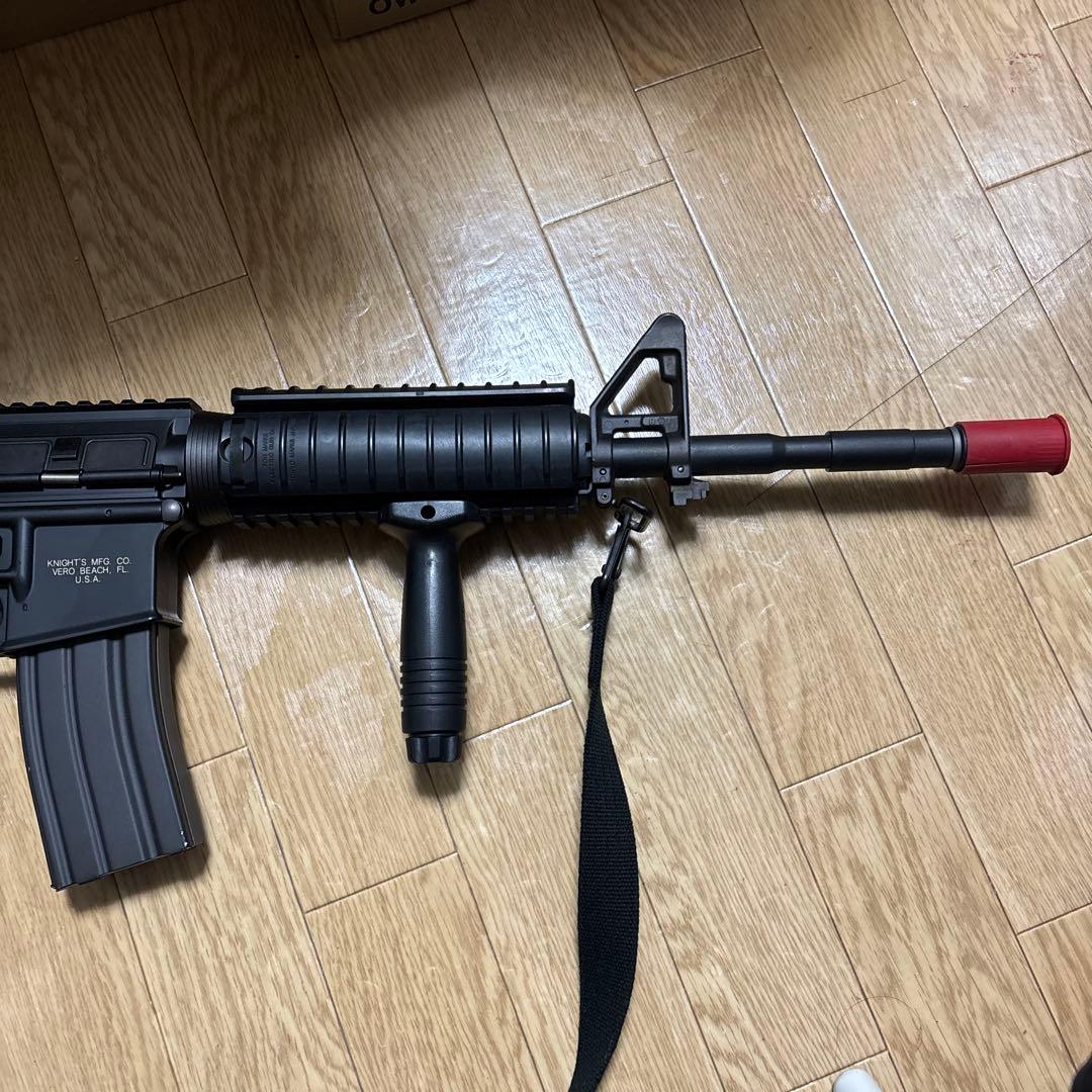 COLT M16A2？KNIGHT'S SR-16 M4？