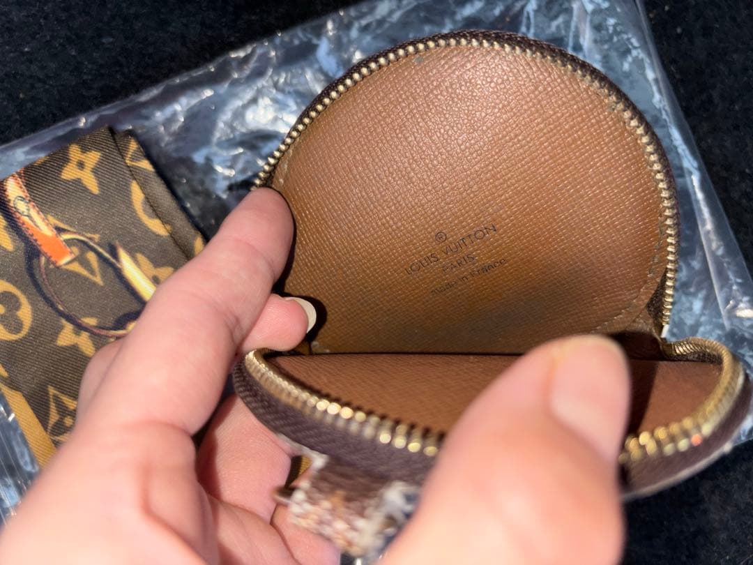 LOUIS VUITTON ケース　小銭入れ　財布