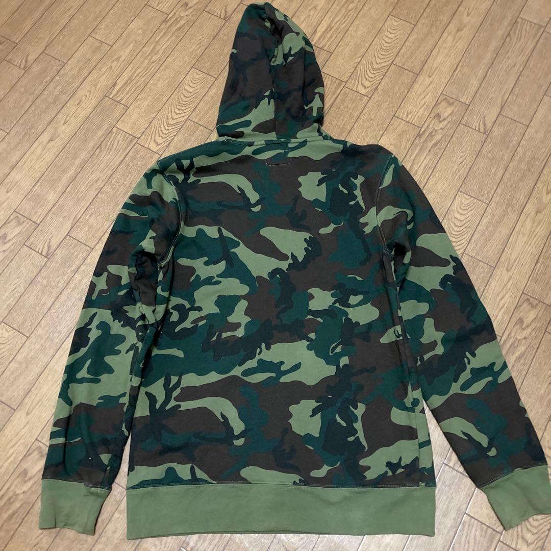 Stussy 迷彩柄 フード付きパーカー