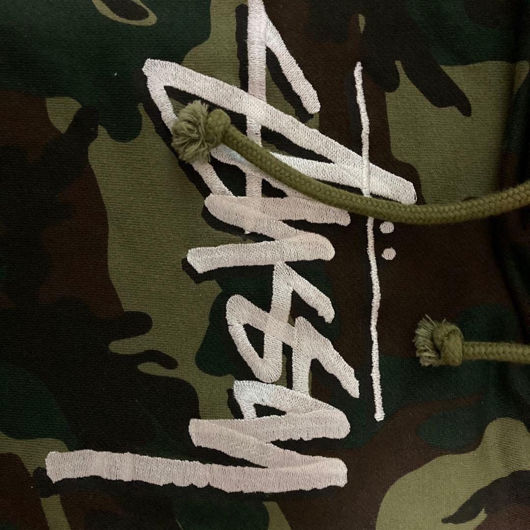 Stussy 迷彩柄 フード付きパーカー