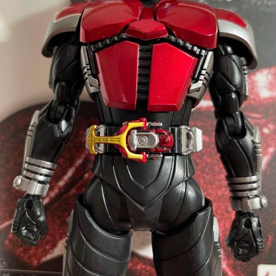 S.H.Figuarts（真骨彫製法） 仮面ライダーカブト ライダーフォーム