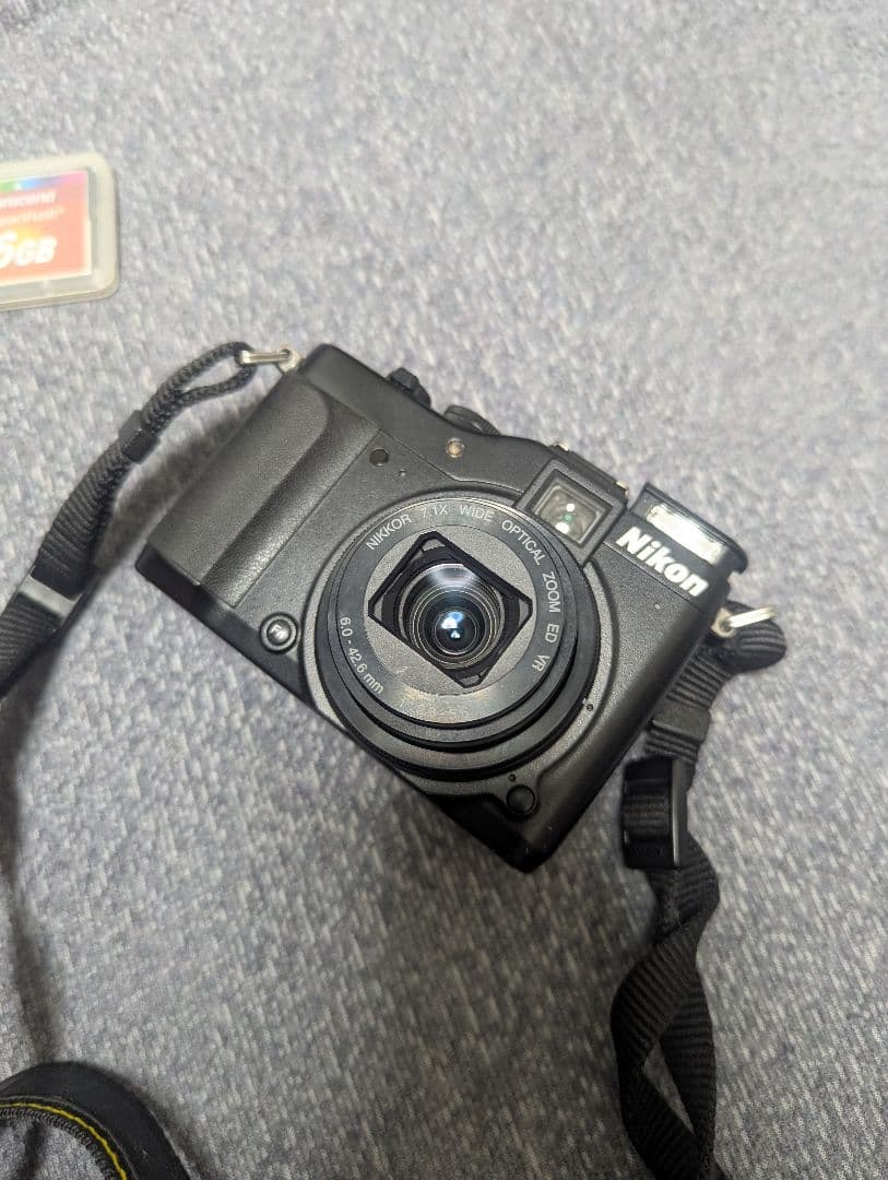 Nikon COOLPIX P7000 本体 バッテリー