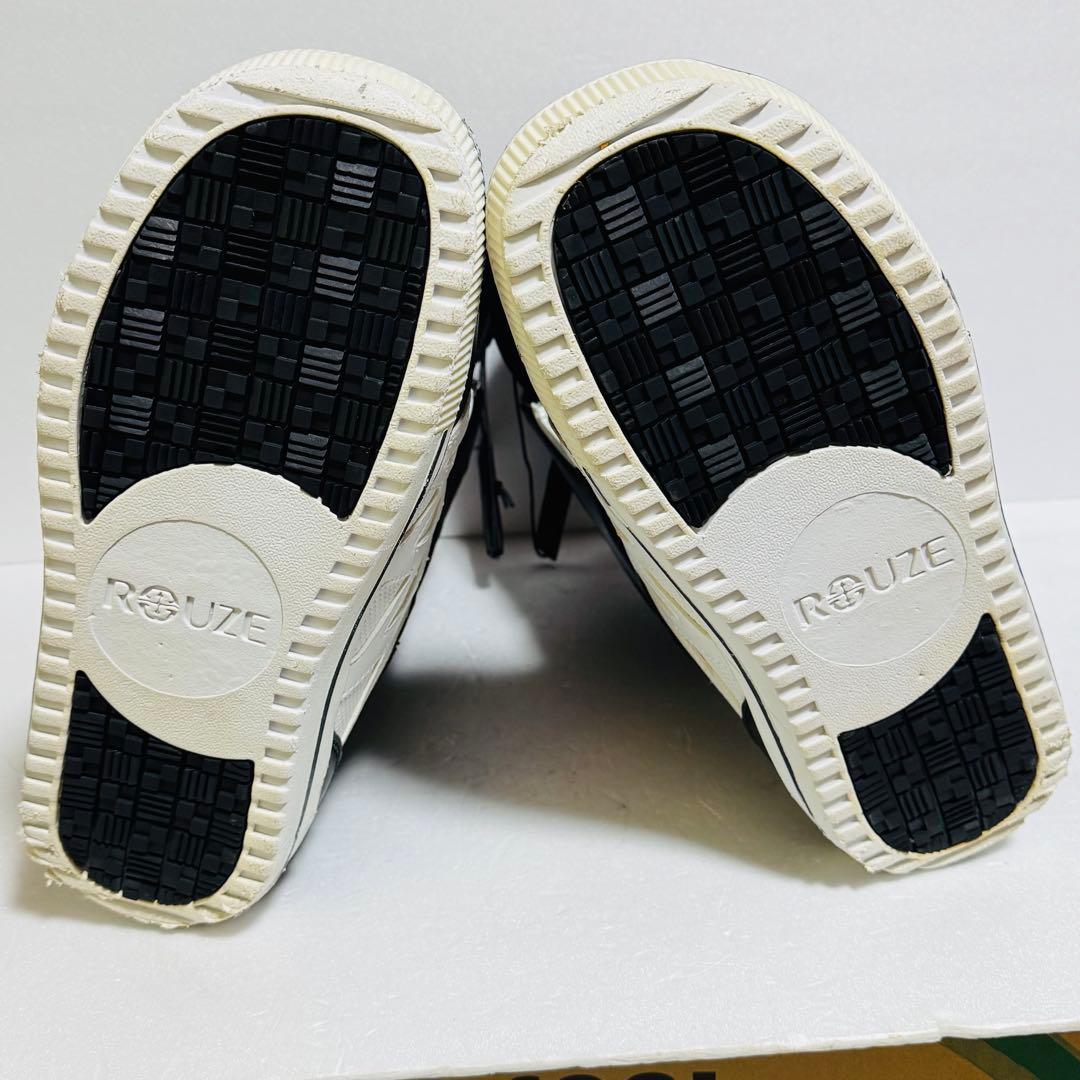 27cm スノーボードブーツ 黒/赤/白初心者BoAダイヤル式簡単27センチ