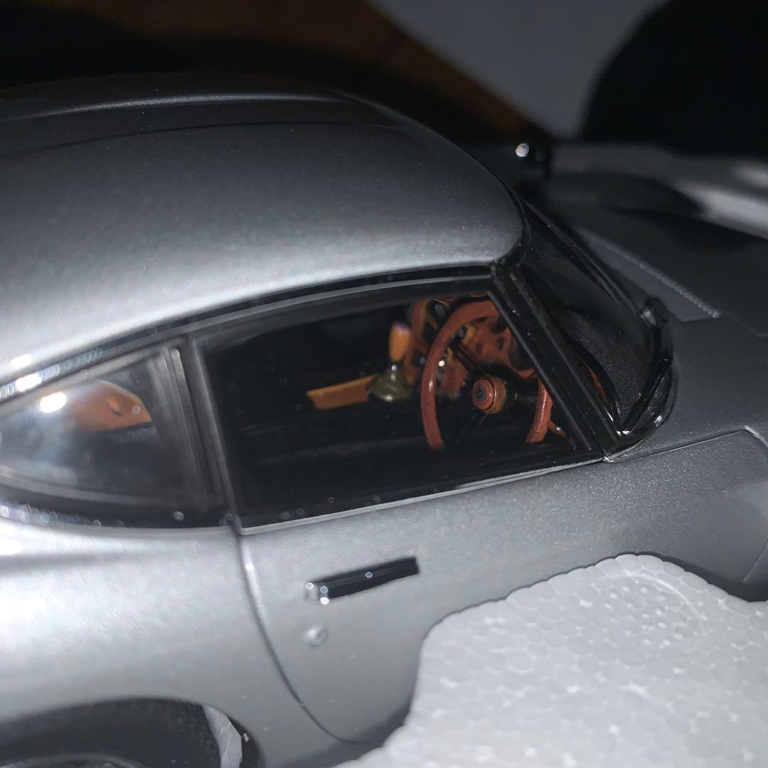 自動車 TOYOTA 2000 GT COUPE 1:18 AUTOart silver