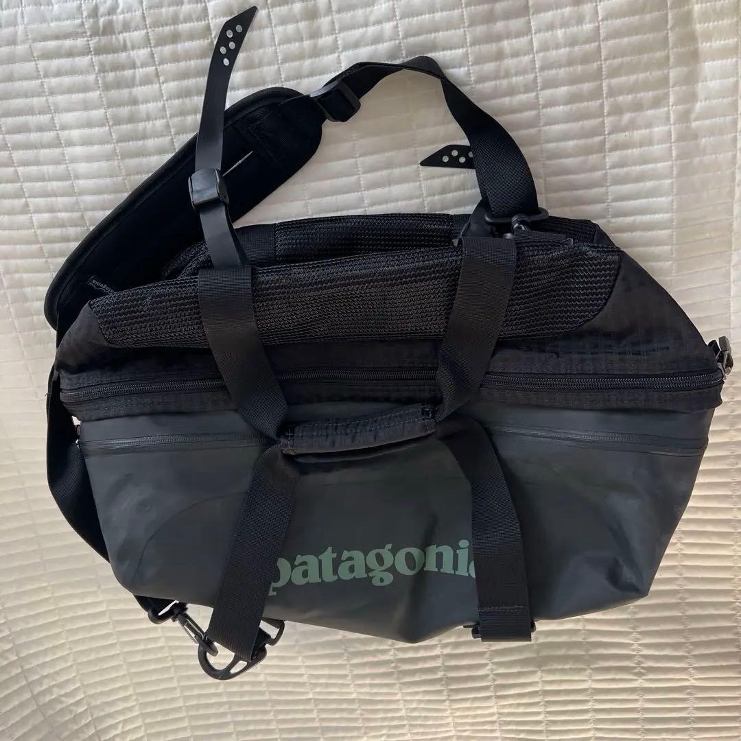 Patagonia ブラック ダッフルバッグ 防水 パタゴニア - ブラックホール ダッフルバッグ 40L - DISTANCE