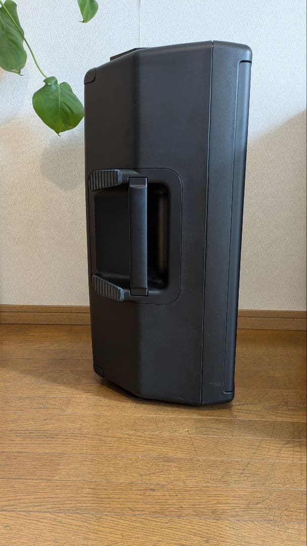 JBL パワードスピーカー EON612 中古　綺麗です。