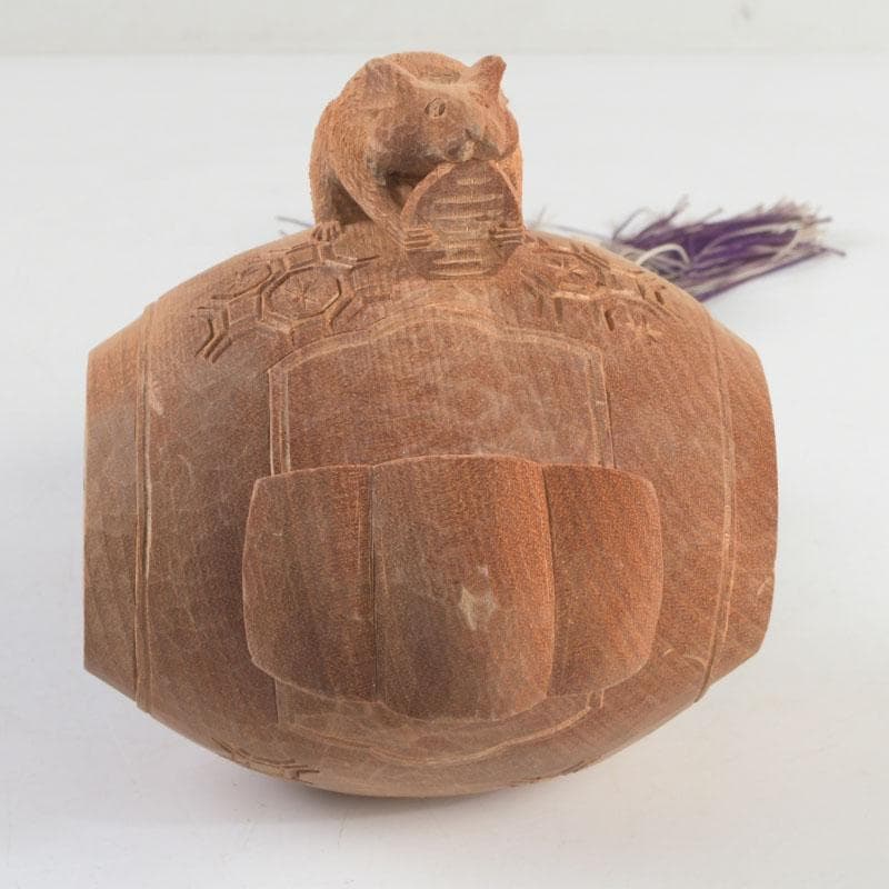 井波彫刻 紅雲作 木彫 鼠と小槌 干支 置物 共箱 C 9418 - メルカリ