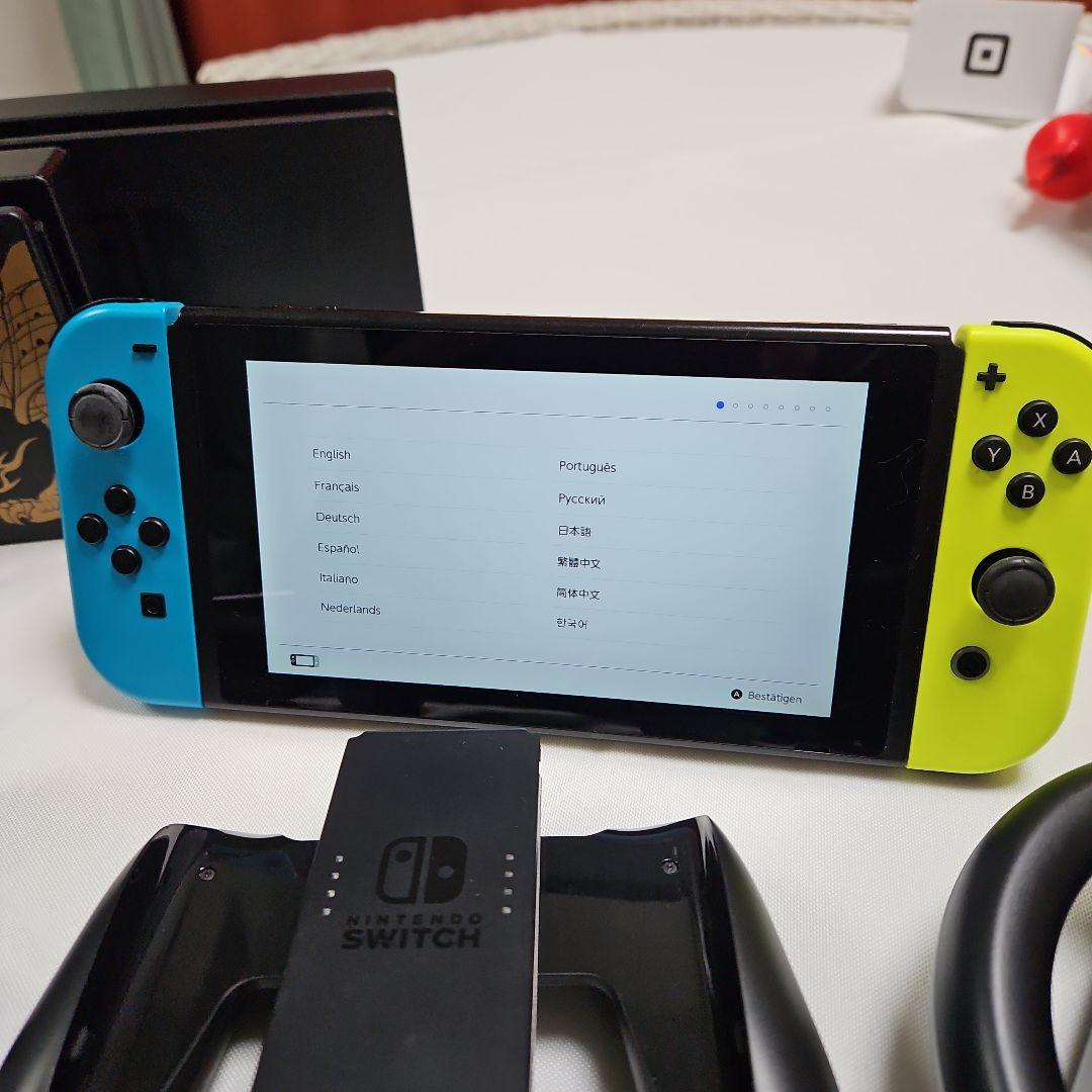 【モンハン仕様他】Nintendo Switch 2台セット　スイッチ2台他色々