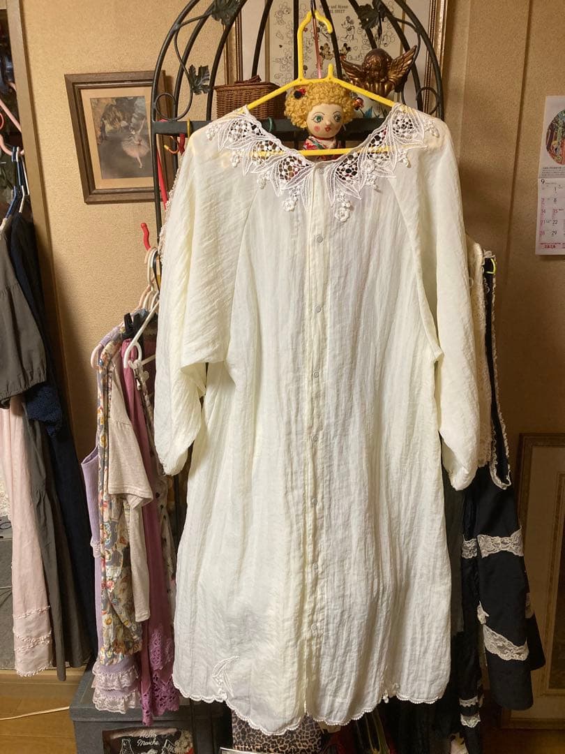 サエラ鈴蘭エプロン大きいサイズこれから寒い季節に沢山着込めます。クリーム色