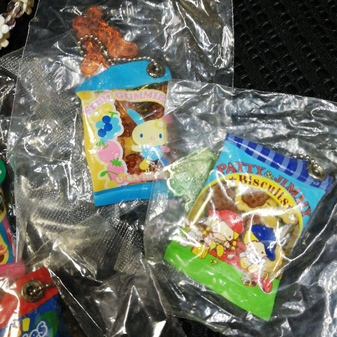 日*9様 レアハローキティフルーツバージョンチョコストラップアイスボールペン消し