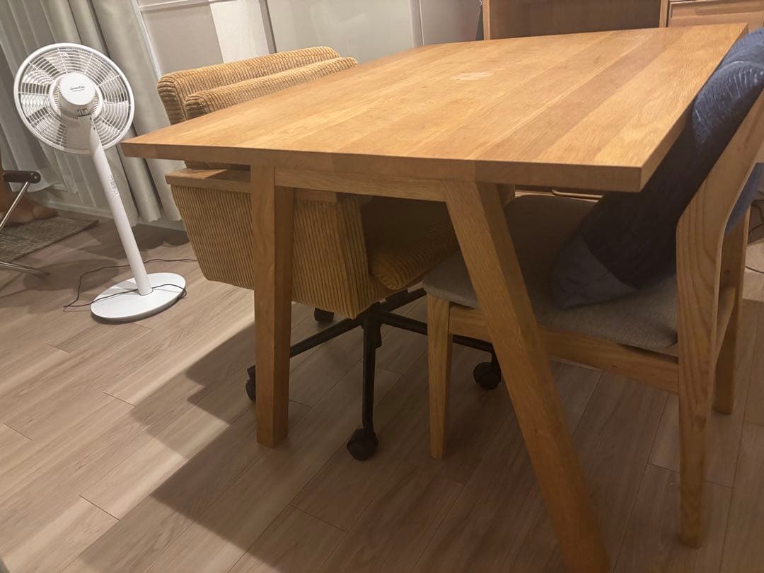 UNICO ELEMT（エレムト）ダイニングテーブル