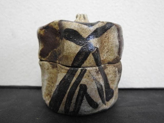 織部香合　時代箱　ＭＡ644