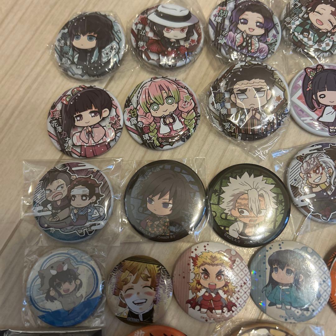 鬼滅の刃 缶バッジ まとめ売り 大量 キャラクターグッズ 鬼滅の刃 缶