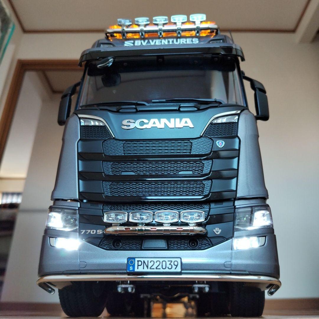 タミヤ　スカニア770S 8×4×4 ガンメタ