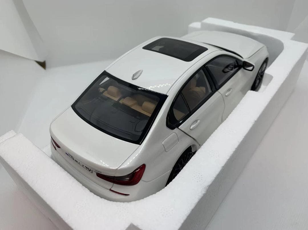 201-001 ノレブ 1/18 BMW 330i 2019 White