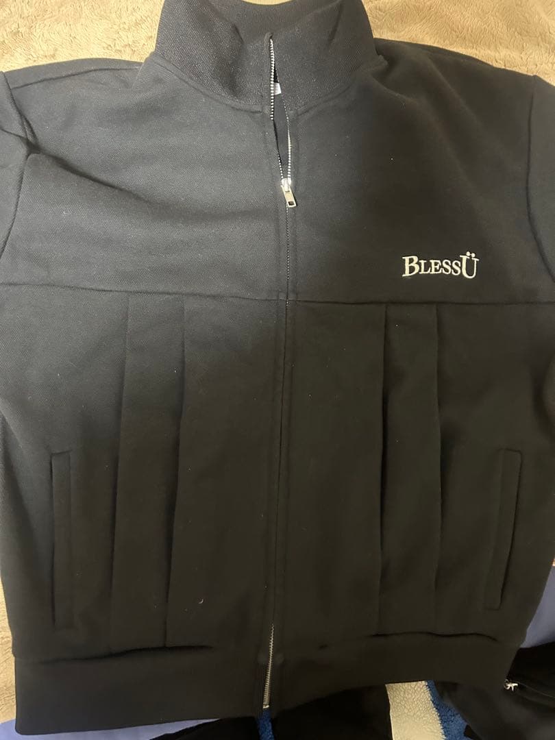 BlessU ブラック ジップアップジャケット