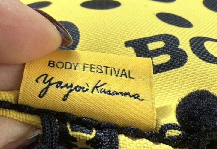 草間彌生　 水玉模様クッション 2個セット